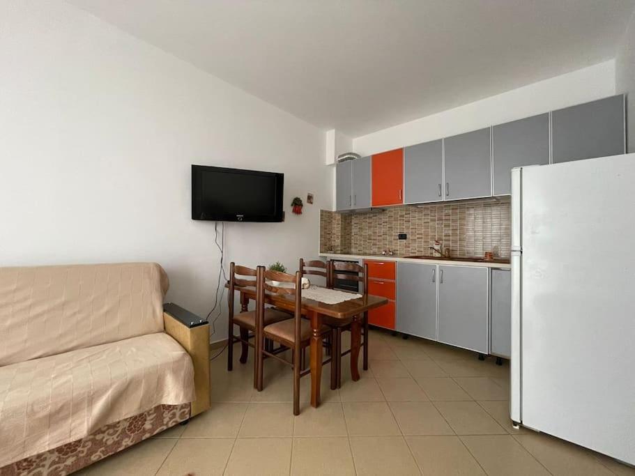 Sea View Apartment In Vlora Kültér fotó